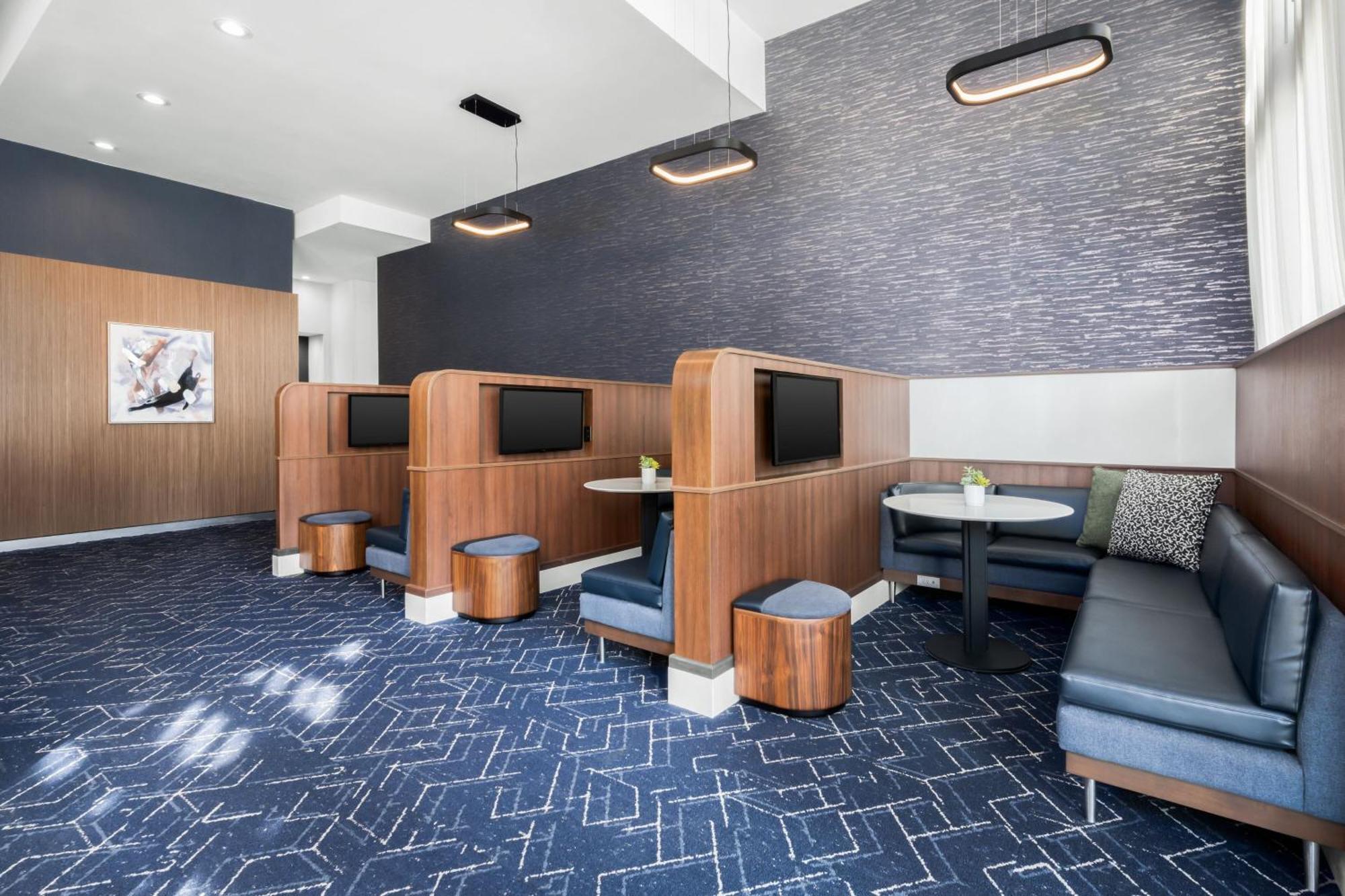Courtyard By Marriott Columbus Фенікс-Сіті Екстер'єр фото