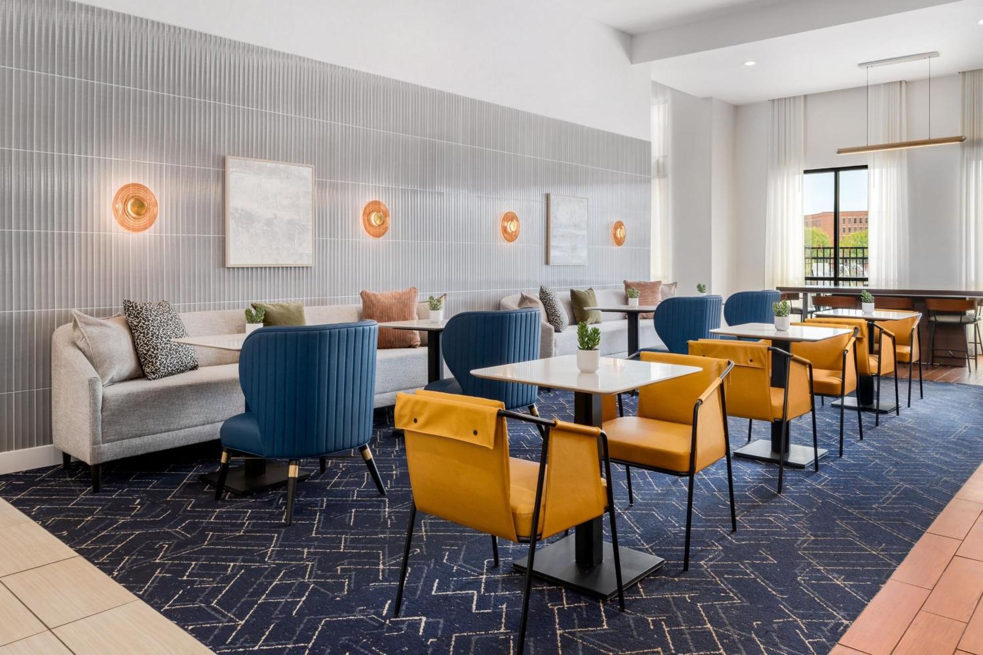 Courtyard By Marriott Columbus Фенікс-Сіті Екстер'єр фото